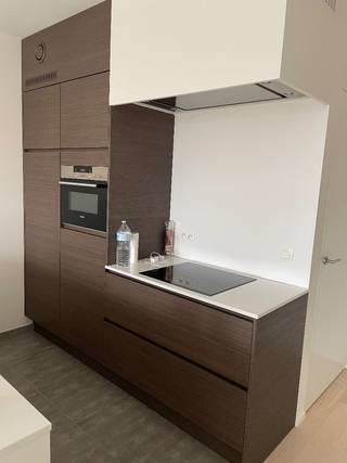 Appartement maakt deel uit van residentie Lappersfort. Zeer recent en modern 2 slaapkamerappartement. Het appartement beschikt over een eigen garagebox in de kelderverdieping (25,5m2). Goed geïsoleerd en energiezuinig. Ruim terras (20m2) met oost gerichte voortuin.<br />Korte afstand tot openbaar vervoer (350m), afstand tot supermarkt (550m), afstand tot autosnelweg (4,5km). Mobi score 8,5/10<br />Het appartement bestaat uit een inkomdeur, berging, woonruimte (uitkijk op terras) met open keuken, nachthal, 2 slaapkamers, apart toilet, badkamer en tweede berging.<br />Hoogrendementsglas ++, stijldeuren, parket in living, videofoon, vloerverwarming, ventilatiesysteem D