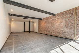 Gerenoveerd handelsgelijkvloers met stockage op topligging in Heist-op-den-Berg. Op een uitstekende en commerciële locatie in het centrum...