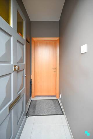 Deze verder te renoveren ééngezinswoning met twee slaapkamers beschikt over een bewoonbare oppervlakte van 133 m² (volgens EPC-attest) en is...