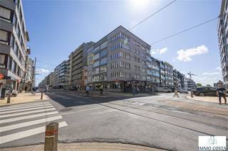 Prachtig gerenoveerd appartement op centrale ligging vlakbij de zeedijk en het casino. De residentie, genaamd "Osborne", is gelegen op de hoek van...
