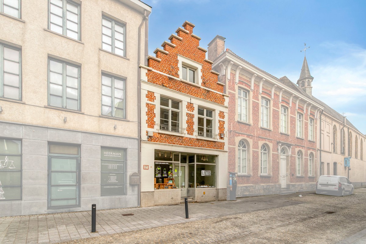 Handelspand/woning nabij de Markt van Oudenaarde - photo 1