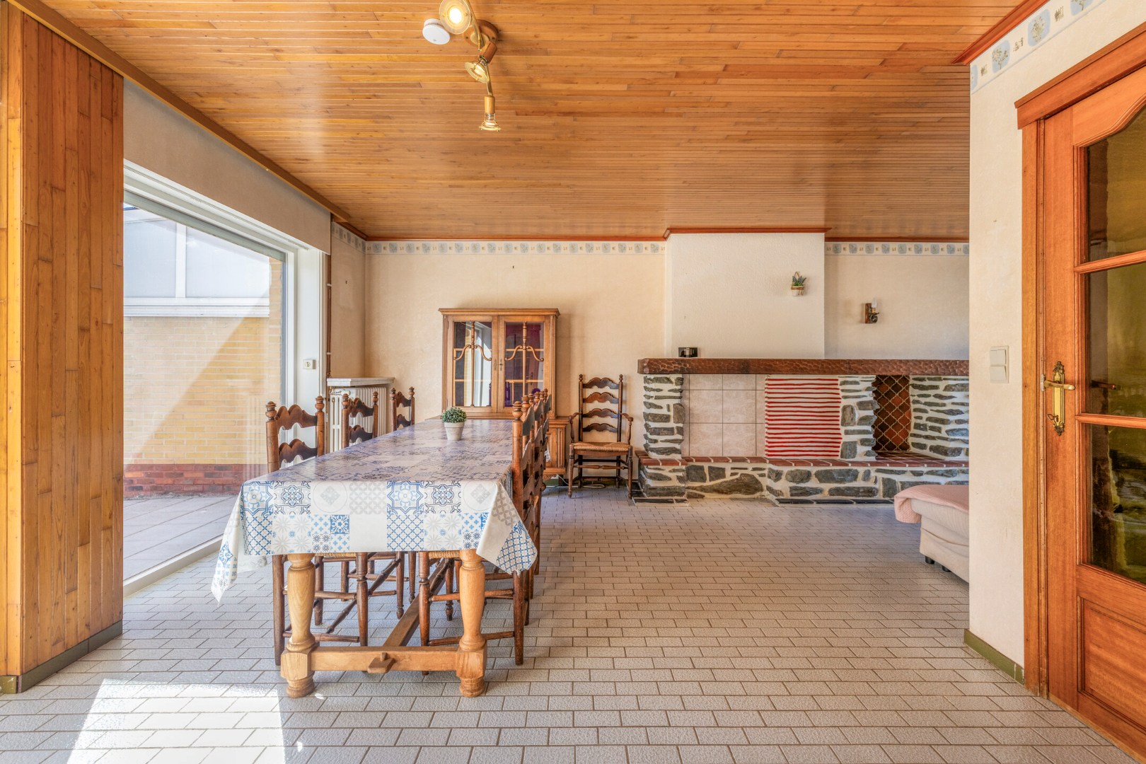 Heel aangename woning met grote tuin in een rustige buurt! - foto 4