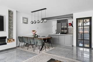 Imagine this: you arrive in the quiet Toekomstlaan, park right at the door and instantly feel how natural it is to come home here. Inside, a...