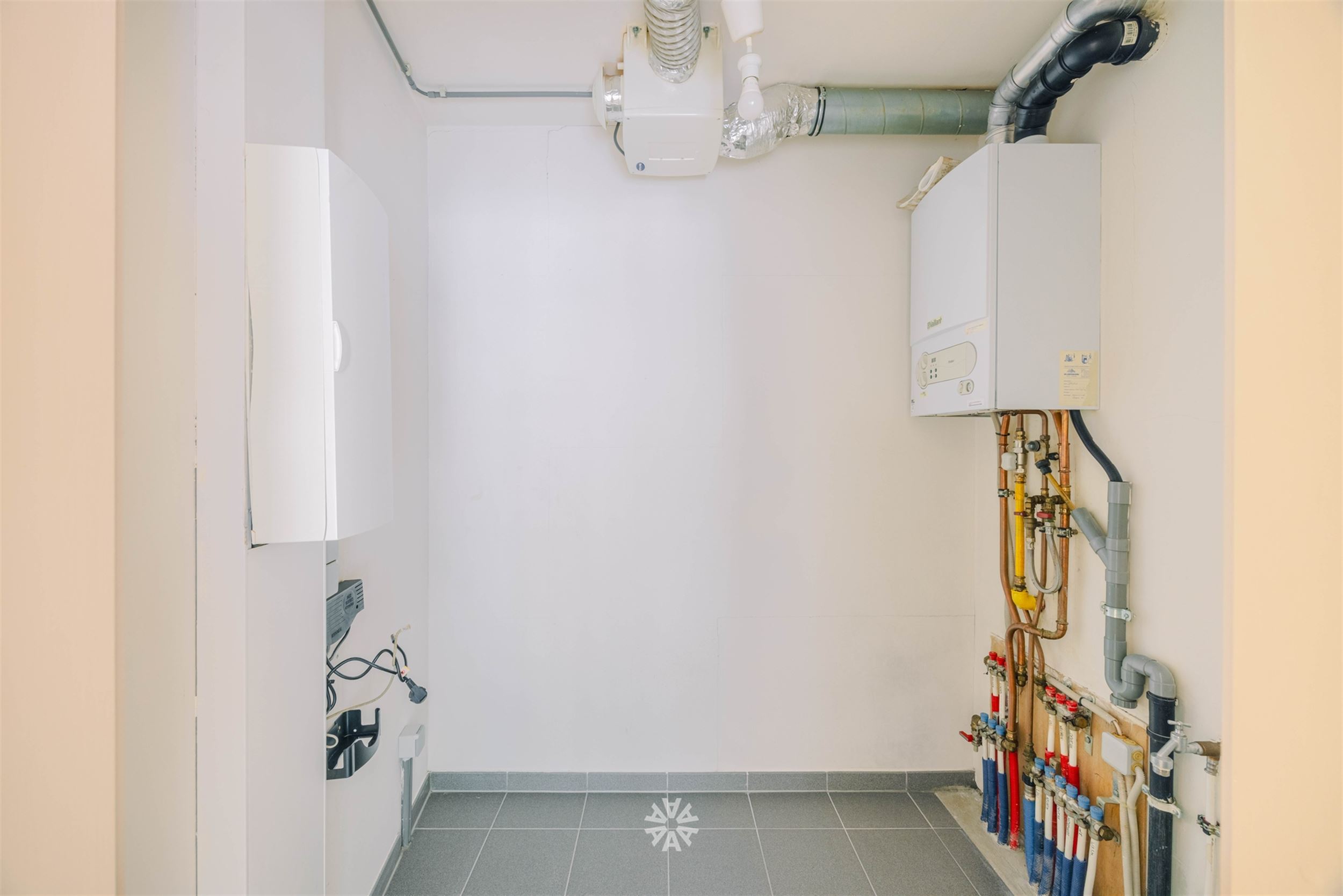 Op te frissen gelijkvloerse studio nabij de Muinkkaai - foto 4