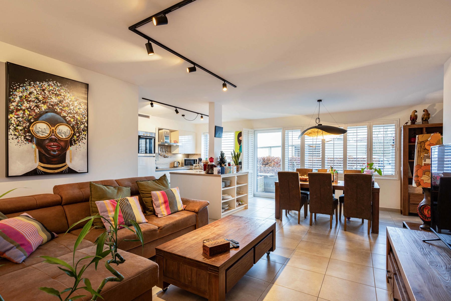 Modern gelijkvloers appartement met tuin en terras. - foto 4