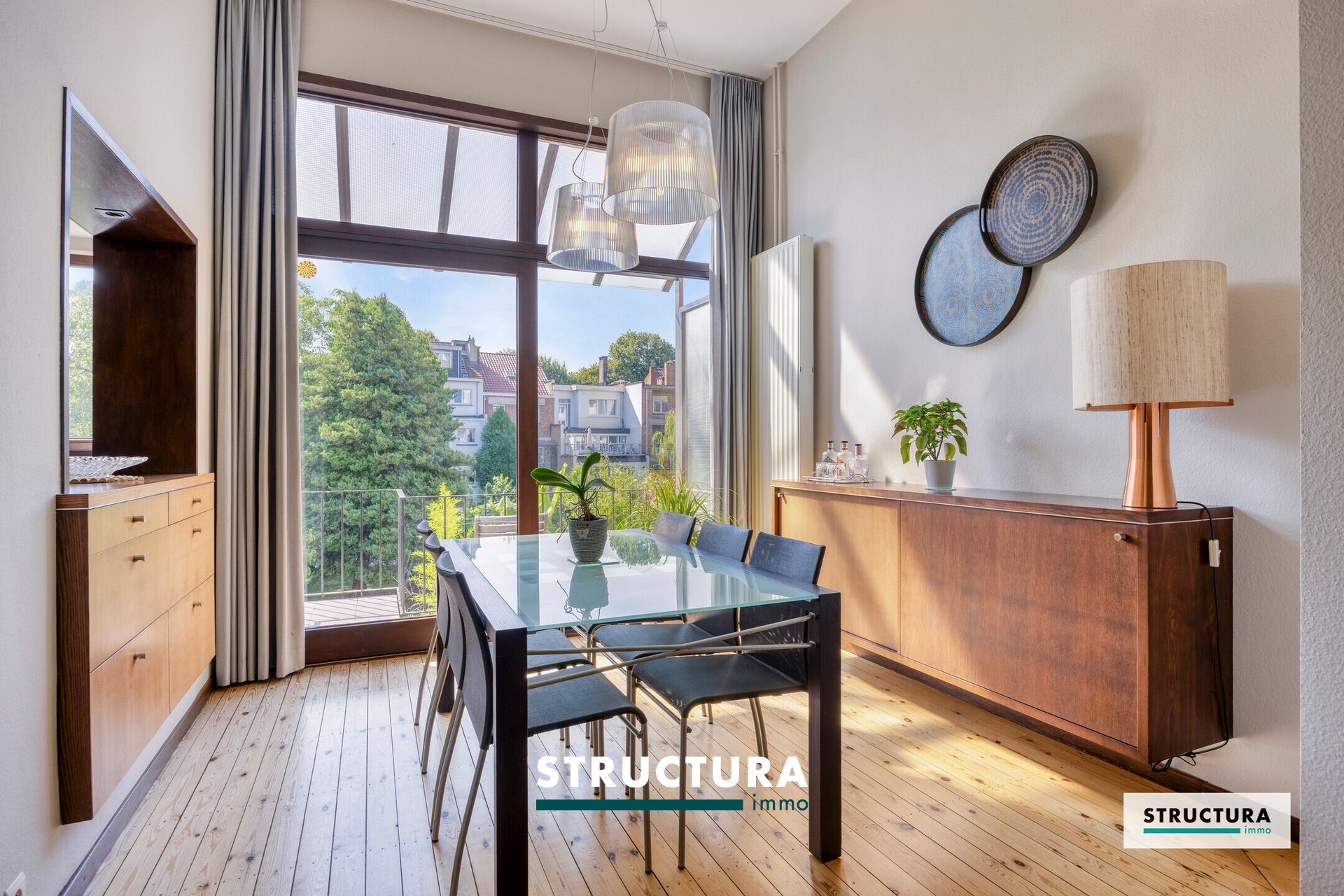 Ruime en lichtrijke woning met een aangename zuidgerichte tuin. - foto 4