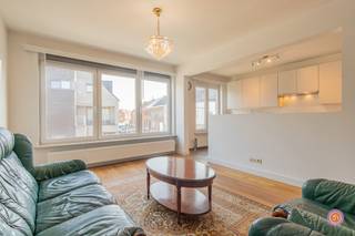 Op een rustige locatie te Sint-Amands, gelegen langs de oevers van de Schelde, treffen we dit instapklaar appartement op de eerste verdieping.Bij het...