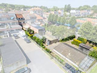 Ruime rijwoning met tal van mogelijkheden in het hart van Koksijde. Troeven: EPC-score: C | grote zonnige tuin | praktische loods |...