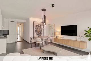 <p><strong>Uniek penthouse met panoramisch zicht over Antwerpen</strong><br /><strong><br /></strong><span>Op de achtste en hoogste verdieping van een verzorgd gebouw uit 2013 bevindt zich dit lichtrijke penthouse, gelegen aan de Italiëlei in hartje Antwerpen. </span><span>Het appartement geniet dankzij zijn hoge ligging van een prachtig open zicht over de stad en beschikt over een zuidwestgericht terras, waar u tot ’s avonds van de zon kunt genieten. </span><span>Via de lift bereikt u rechtstreeks de privatieve inkomhal van het appartement. De leefruimte geniet van veel natuurlijke lichtinval en sluit aan op het terras met panoramisch uitzicht. Verder beschikt het penthouse over twee slaapkamers en een verzorgde badkamer, uitgerust met een dubbele lavabo en ruime inloopdouche.<br /><br />De ligging aan de Italiëlei combineert het bruisende stadsleven met een uitstekende bereikbaarheid. Het historische centrum, de Meir, het Eilandje en tal van winkels, restaurants en gezellige horecazaken bevinden zich op wandelafstand.<br /><br /><strong>Bijzonderheden:</strong><br />- Gunstige EPC<br />- Elektriciteitattest conform<br />- Gemeenschappelijke fietsenparking op de gelijkvloers</span></p>