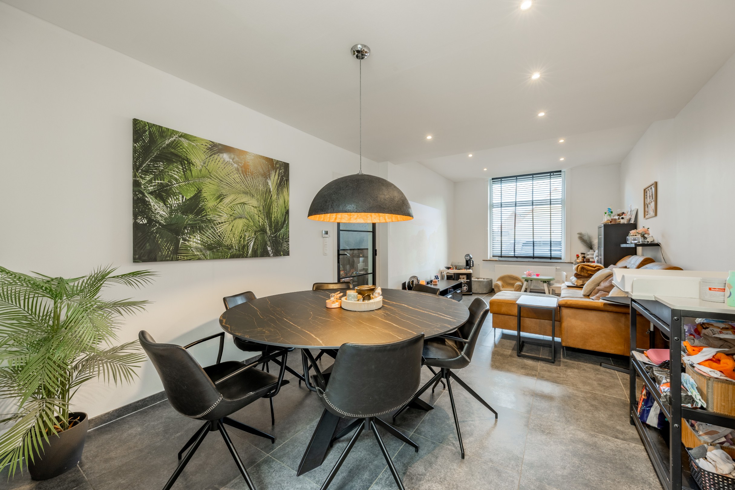 GERENOVEERDE RIJWONING MET TUIN - foto 3