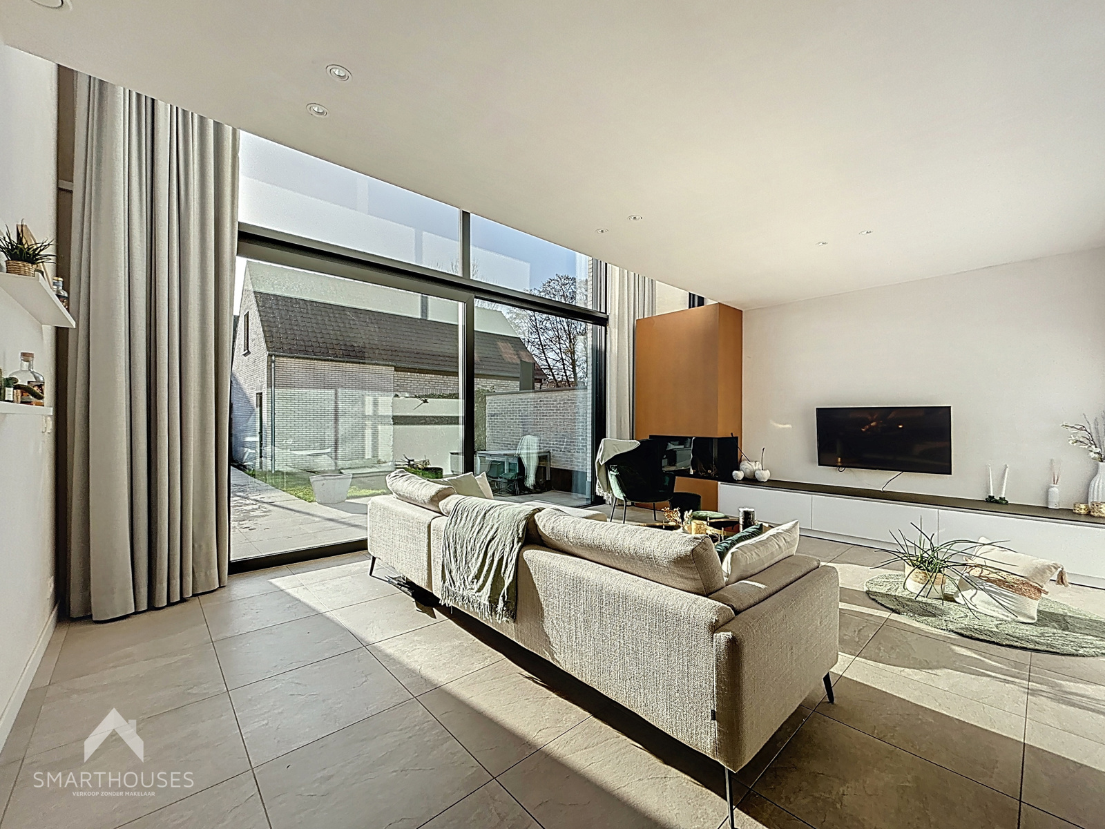 Ruime luxueuze woning met 3 slaapkamers en 2 badkamers - foto 4