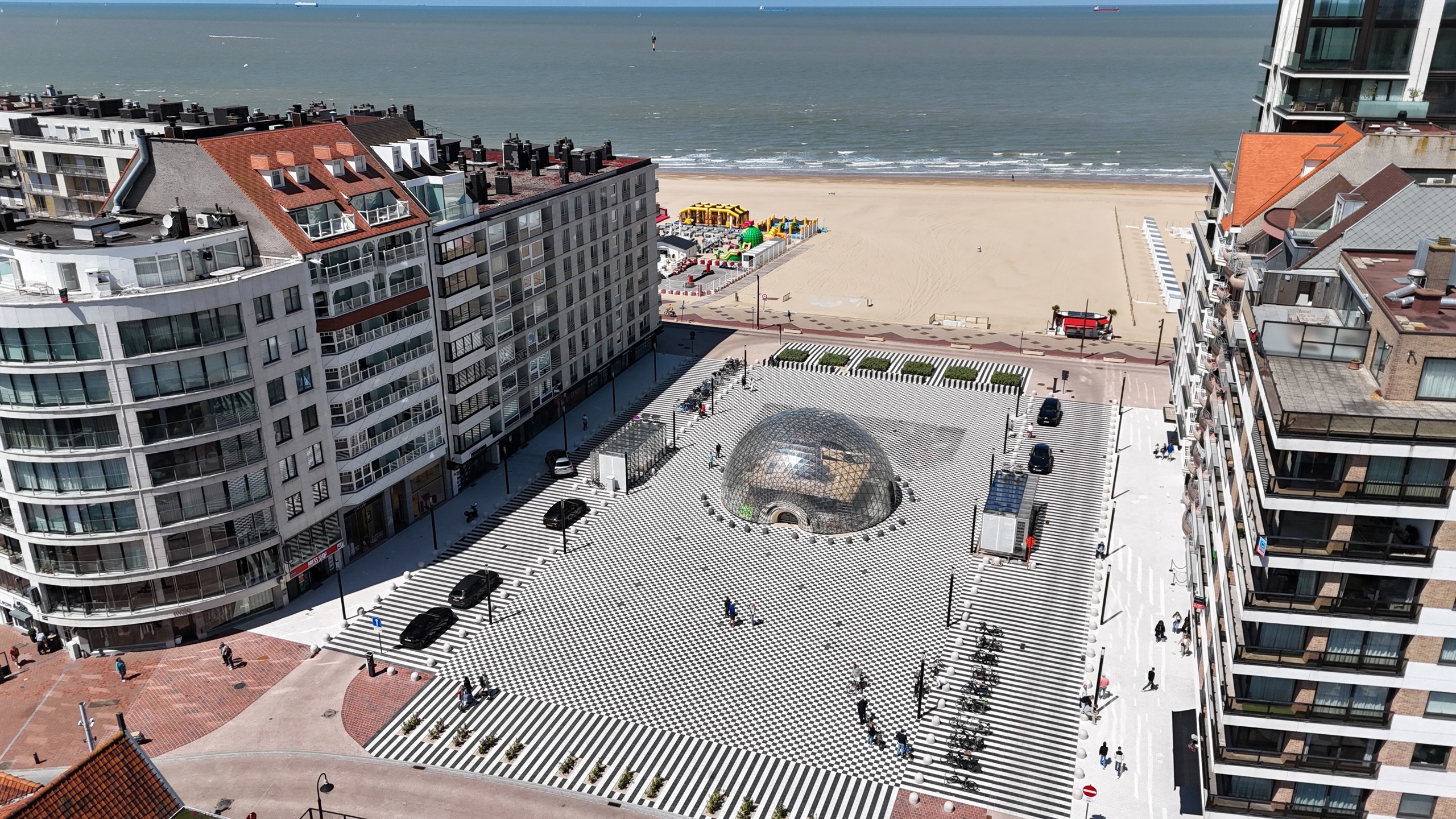 Dubbele garage "MATUVU" onder het nieuwe Albertplein te Knokke-Zoute... - foto 1