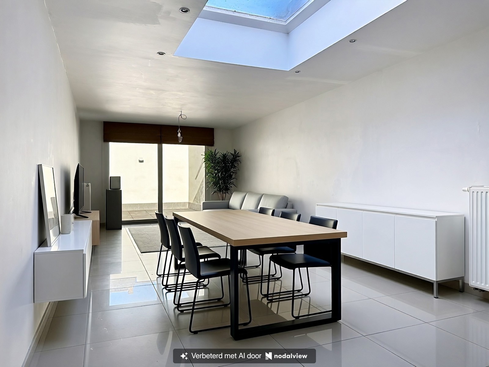 Instapklare, gerenoveerde woning met gezellige koer in hartje Niel! - foto 4