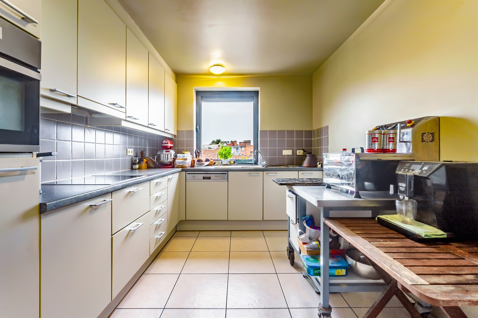 Ruim appartement met 2 slaapkamers, 2 terrassen en garage in centrum Roeselare - foto 5