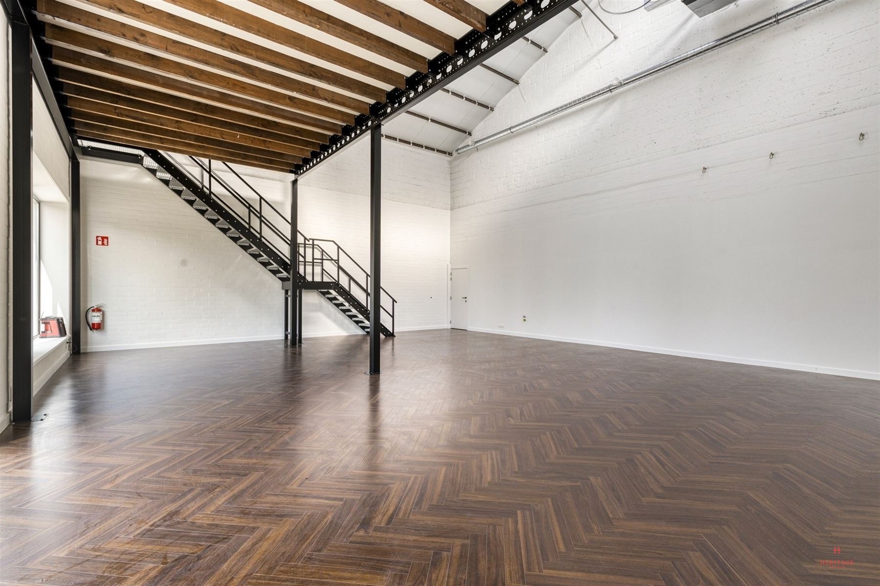 Ruime multifunctionele handels- of bureauruimte van 200m² - foto 3