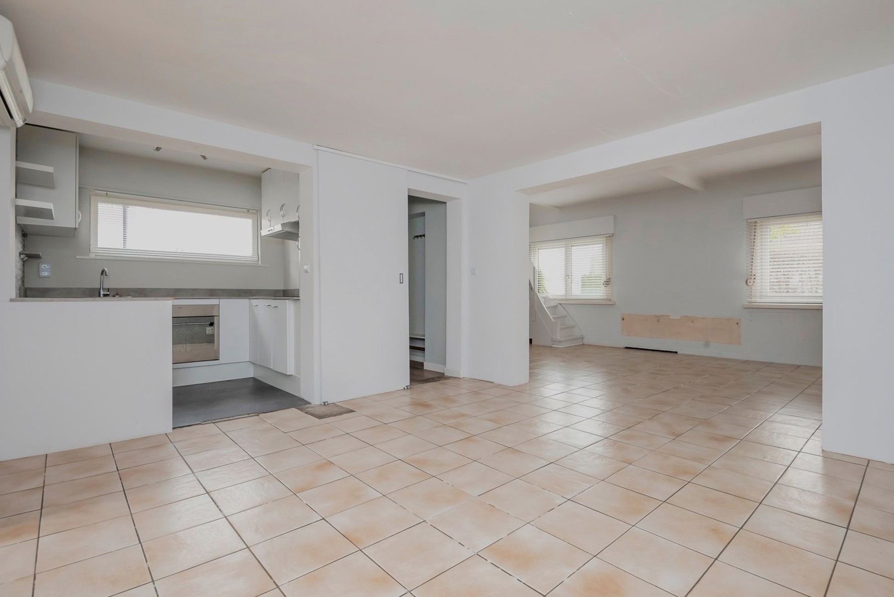 Te renoveren woning op een leuke locatie in Sint-Job - foto 3