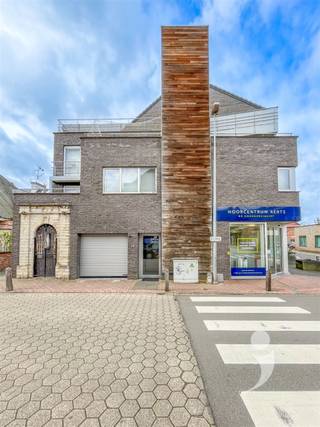 Op zoek naar een staanplaats voor uw wagen? Boek dan snel uw bezoek! De staanplaats is gelegen in een centrum van Herent en is bereikbaar met een...