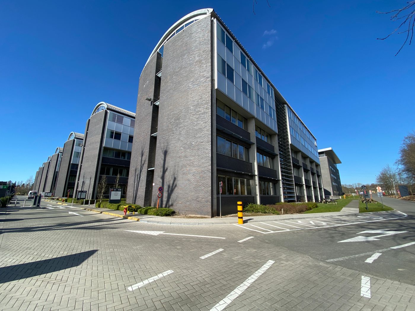 1.577 m² instapklare kantoorruimtes nabij de R4 te Merelbeke - foto 2