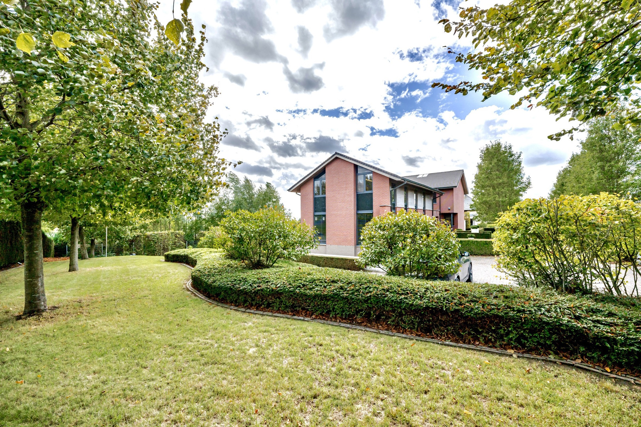 Grote villa met kantoor/praktijkvleugel.  - foto 3