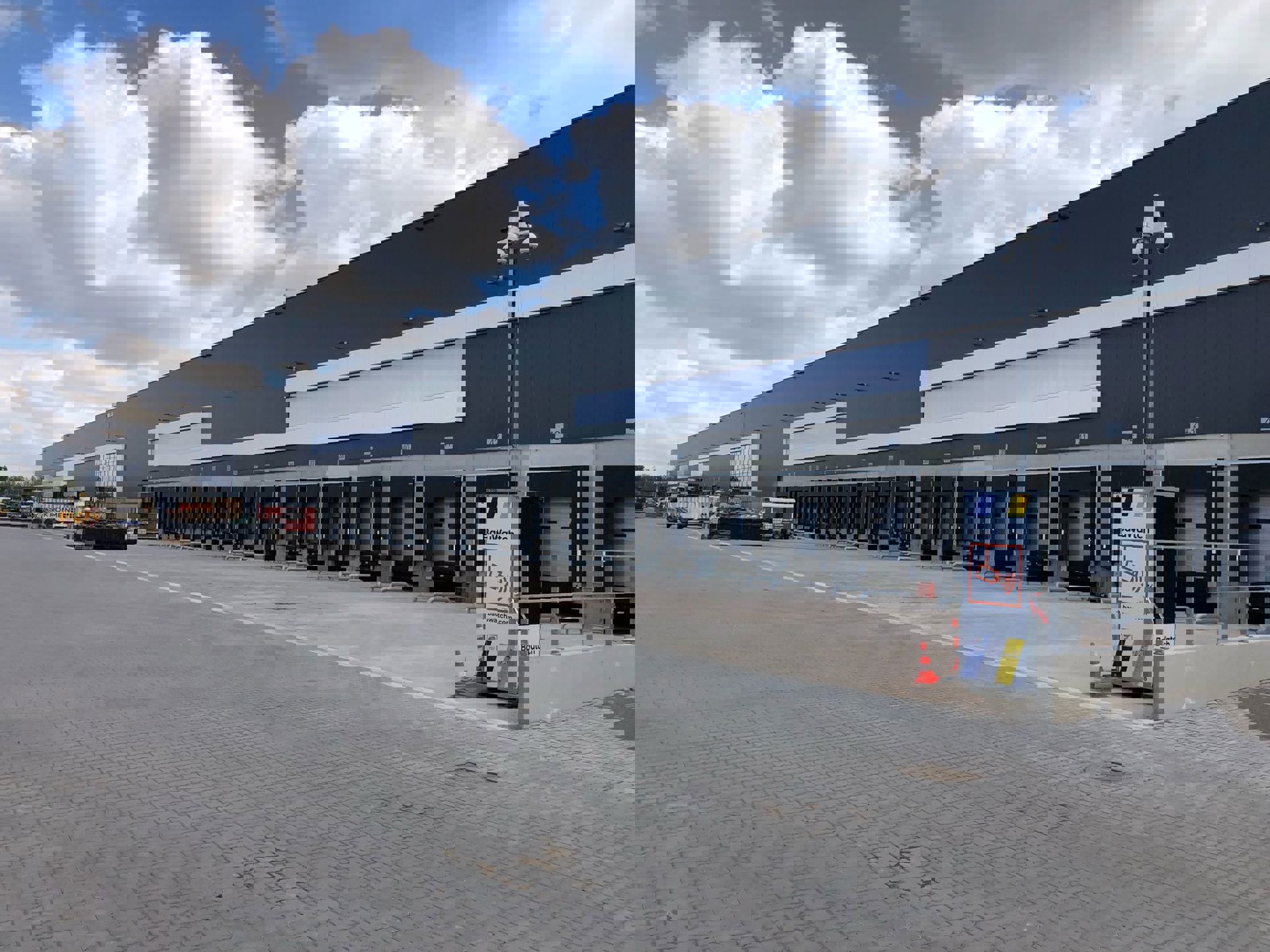 Commercial for rent in Boom - photo 3