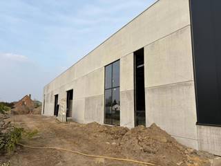 Nieuwbouw KMO park gelegen op een zicht locatie van op de A12! Het park bestaat uit 16 units. Deze unit heeft een oppervlakte van 387m². De...