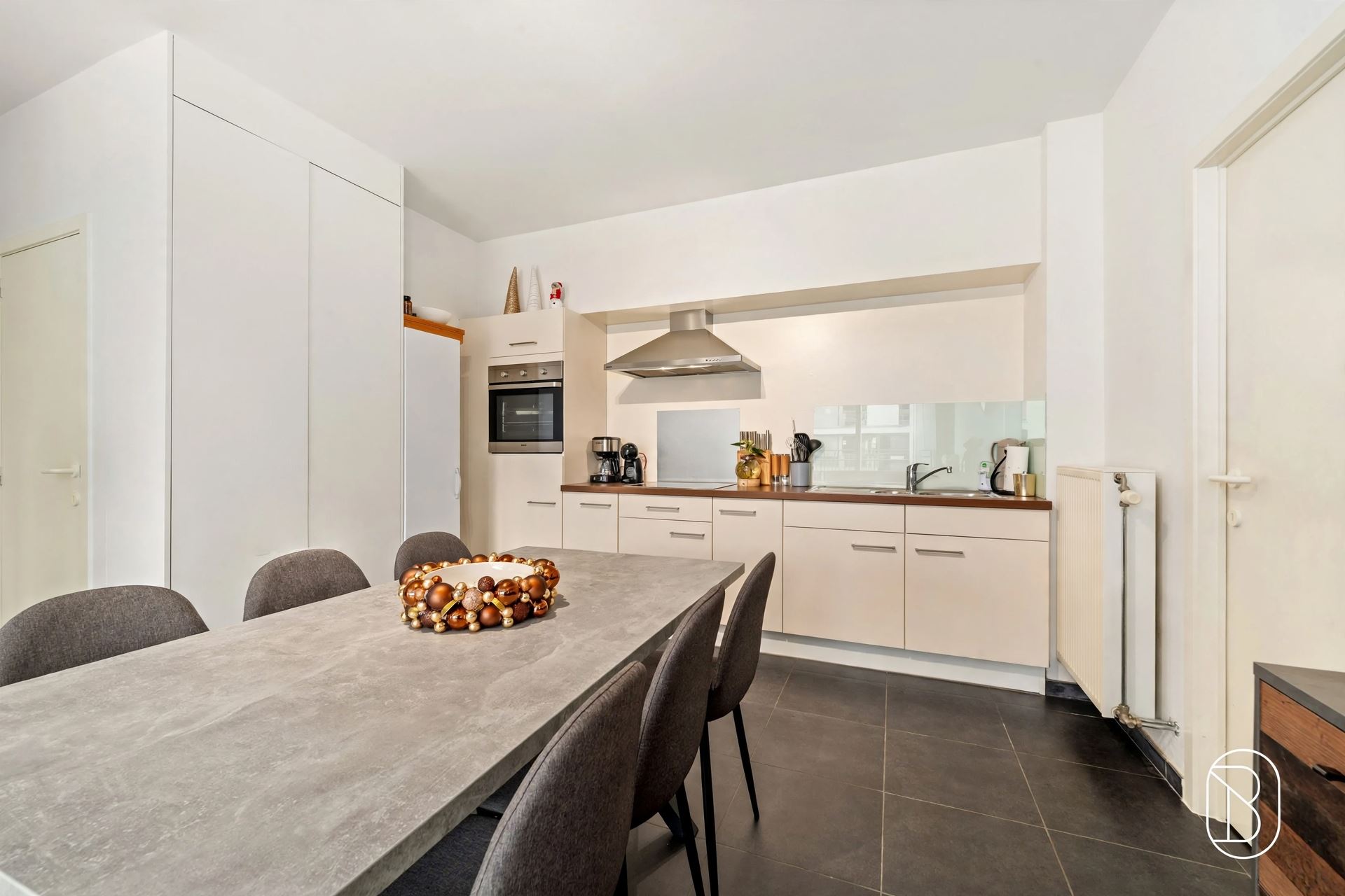 Perfect onderhouden appartement in centrum Vichte! - foto 4