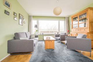 Instapklaar appartement met 2 slaapkamers, kelder en eventueel meubels. We vinden dit mooi appartement op het einde van de August Vermeylenlaan,...