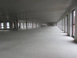 Nieuwbouw kantoren te koop in het centrum van Ukkel. De plateau's bieden veel natuurlijk lichtinval en er zijn parkings beschikbaar in het gebouw. De Vlaamse Gemeenschapscommissie is de koper van de gelijkvloers van het gebouw, Bio Planet is vlakbij. Gemakkelijk bereikbaar met de wagen alsook met het openbaar vervoer, er is een directe lijn tot aan de luchthaven van Zaventem.