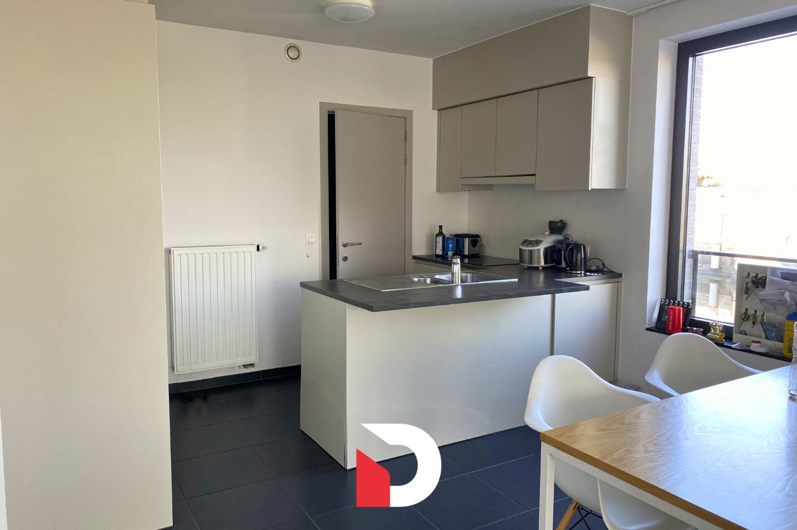 Recent appartement met 2 slaapkamer, terras en autostaanplaats - foto 5