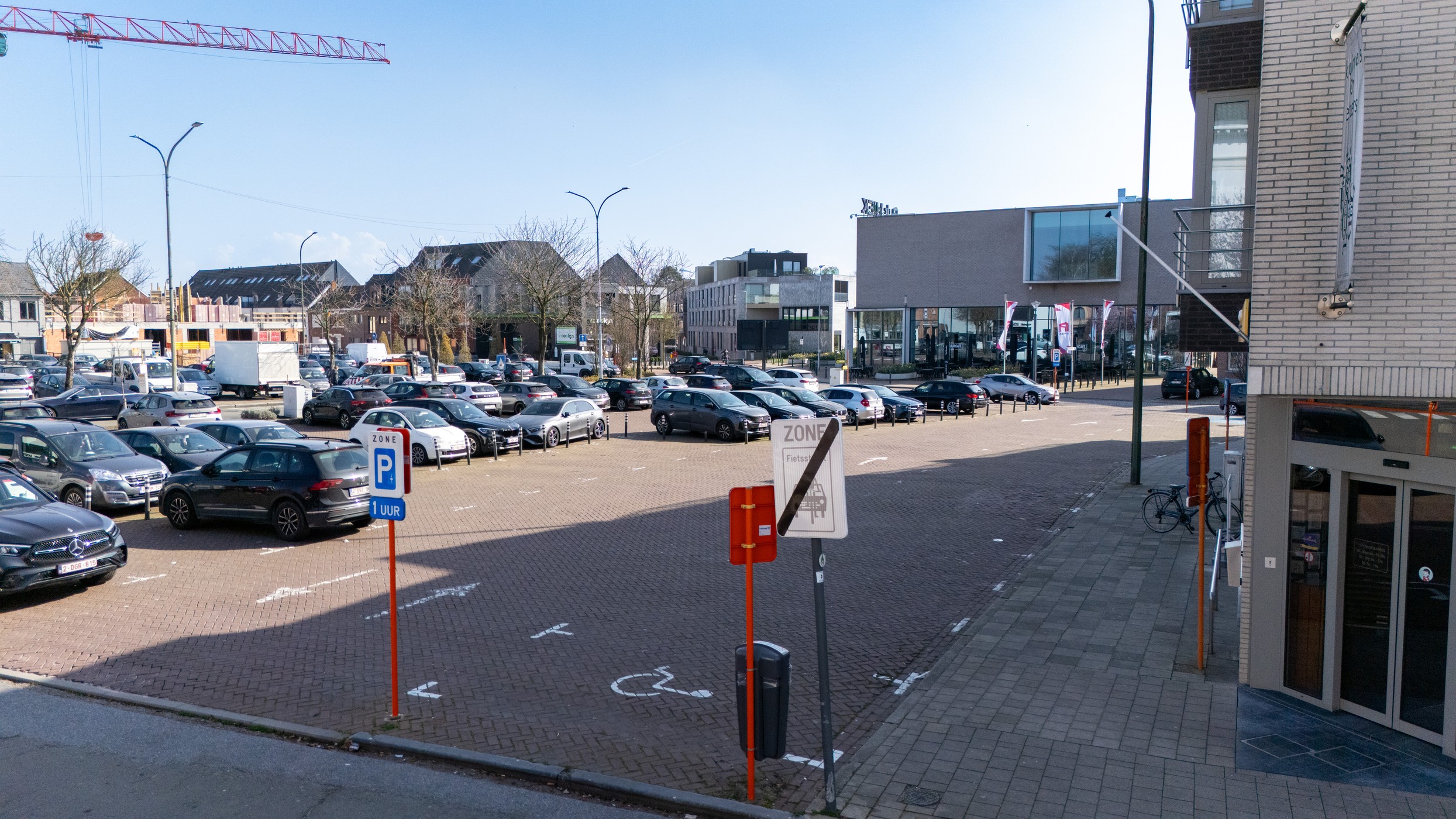 Ruim gelijkvloers handelspand te huur op commerciële ligging in Zele - foto 3