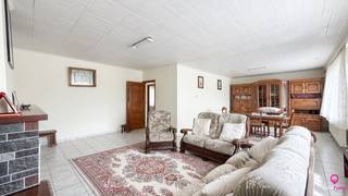 Bij ImmoFusion 7/7 “open huis”: klik op onze 3D-TOUR.Deze ruime halfopen bebouwing bestaat uit twee afzonderlijke wooneenheden. Gelijkvloers...