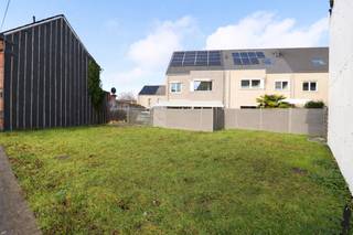 In een rustige en centraal gelegen buurt van Hamme bieden wij de bouwloten G, F en D aan, zoals aangeduid op het bijgevoegde plan. Deze gronden...