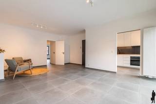 Lichtrijk gerenoveerd instapklaar appartement met 2 slaapkamersDit appartement werd gerenoveerd in 2017 en is kwalitatief afgewerkt. Het bevindt zich...