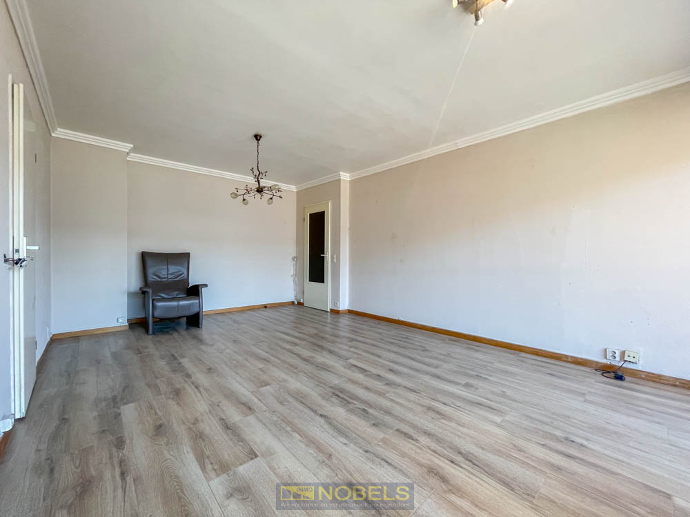 Te huur lichtrijk appartement met ruime woonkamer en kelderberging op topligging in het centrum van Ronse. - photo 5