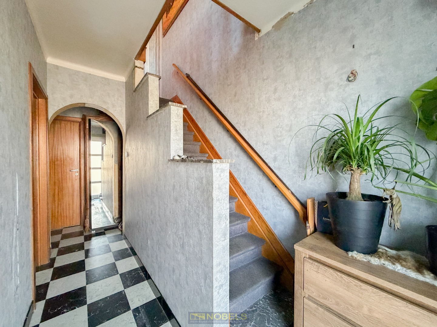 Te koop, Te moderniseren gezinswoning met open zicht te Nederename! - foto 4