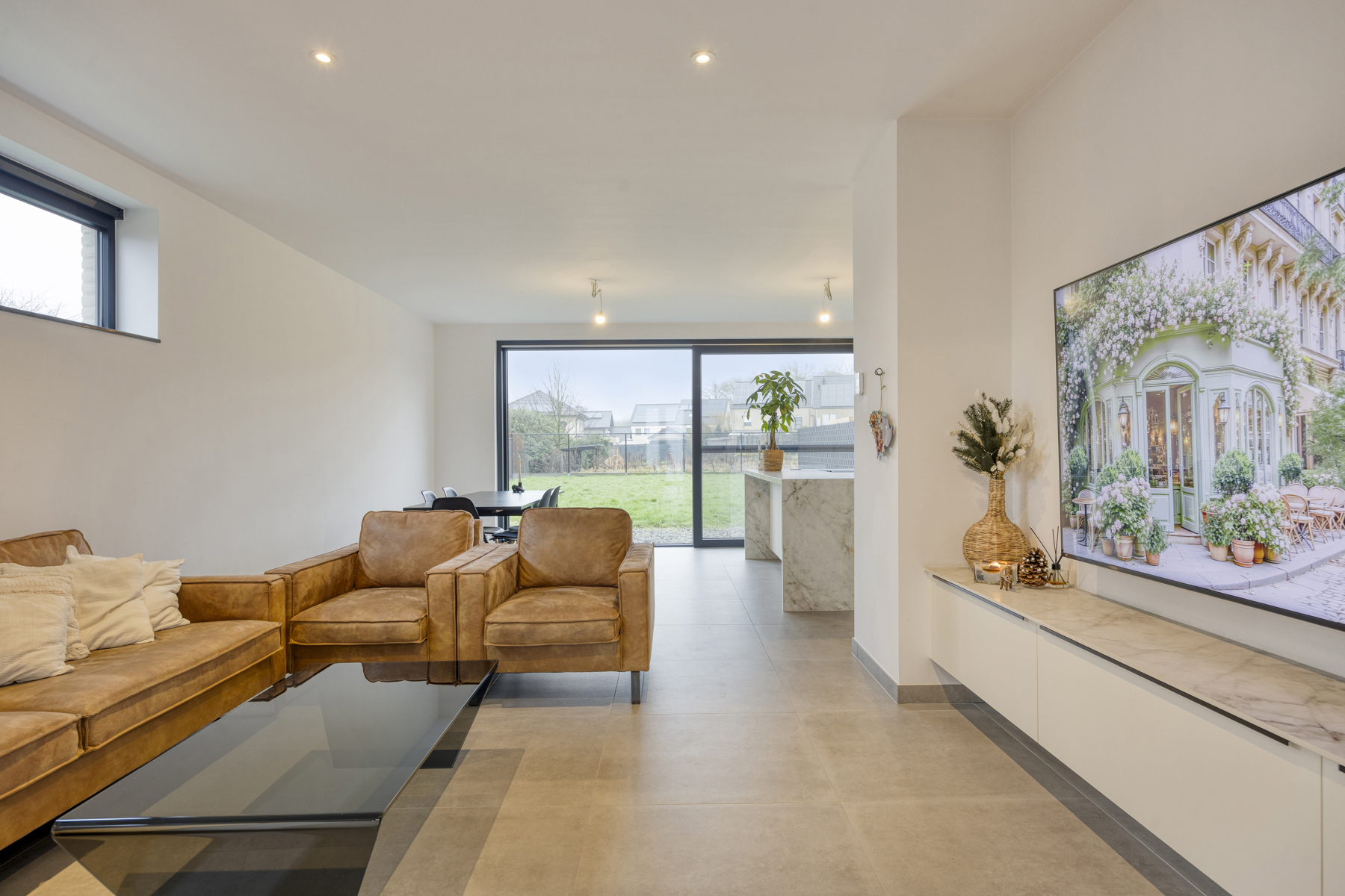 Energiezuinige halfopen nieuwbouwwoning met leefkeuken en inpandige garage in Genk - foto 3