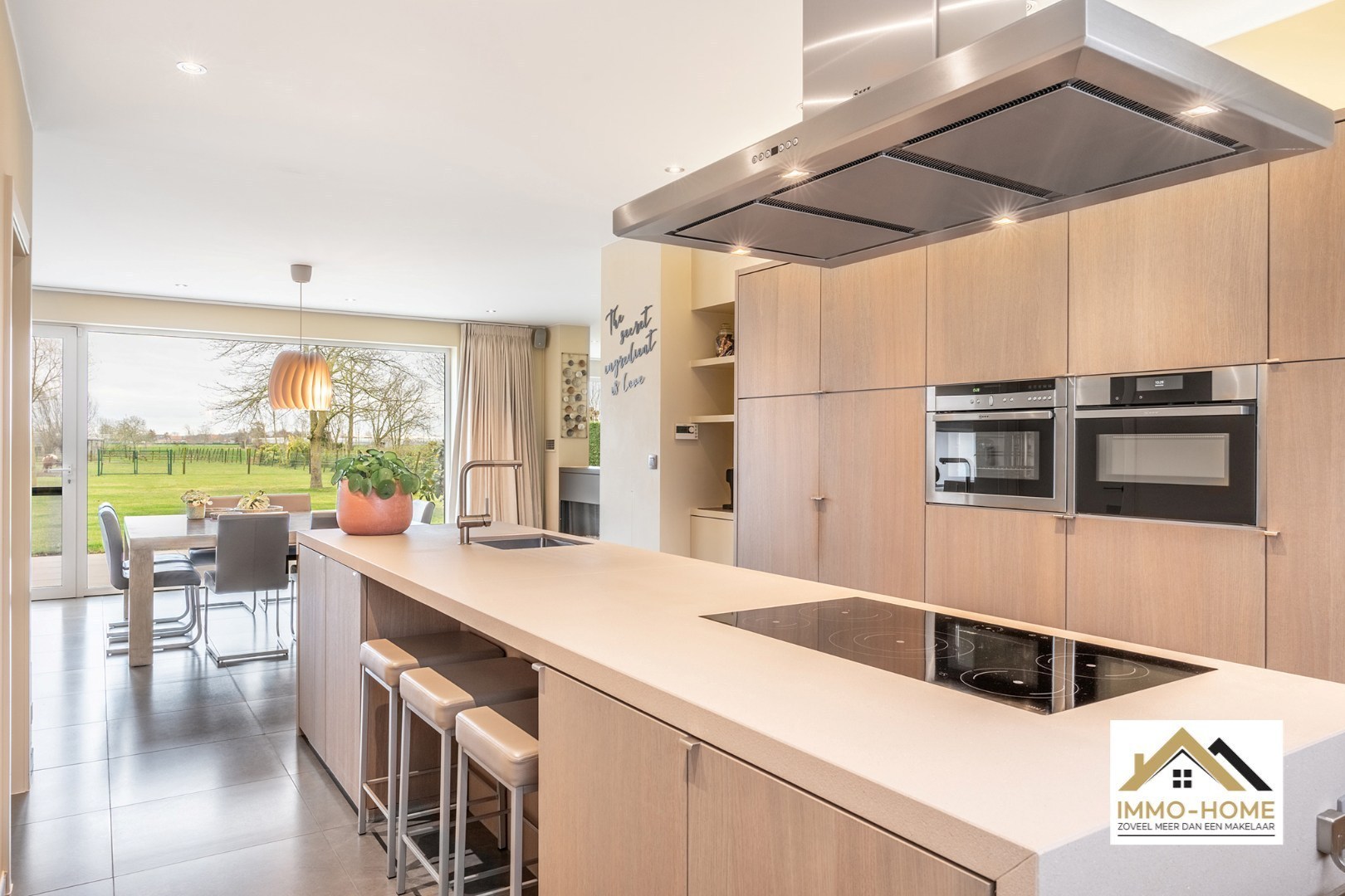 Vrijstaande woning met 3000M2 grond en landelijk uitzicht!! - foto 4