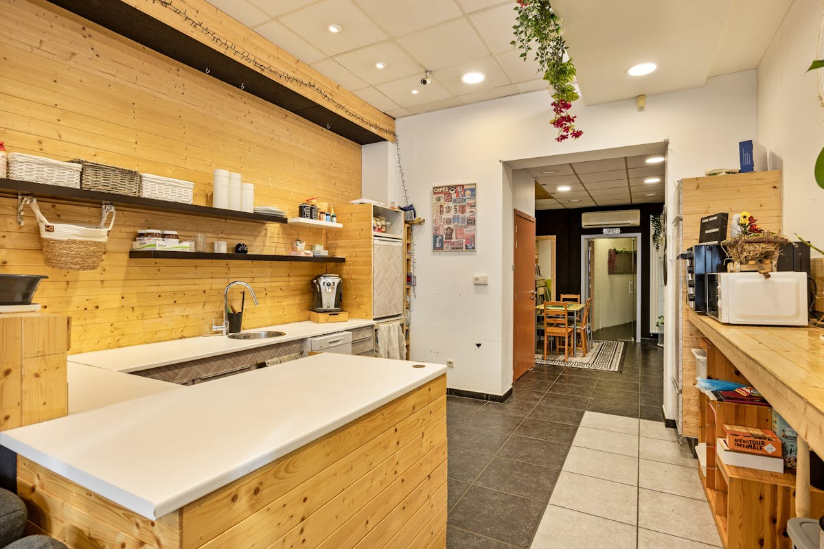 Handelspand met woonst te koop nabij het centrum van Tongeren - foto 4