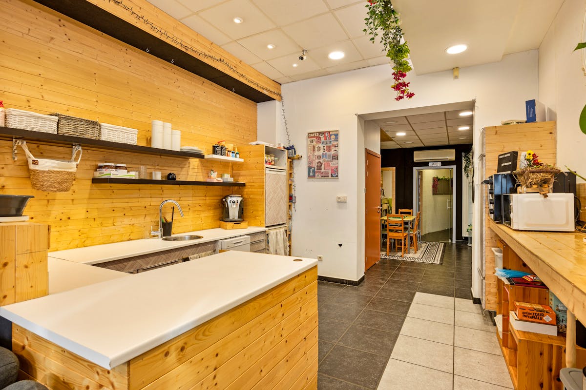 Handelspand met woonst te koop nabij het centrum van Tongeren - foto 4