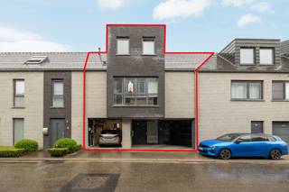 Welkom bij deze prachtige duplexflat gelegen aan de rand van het centrum!Deze instapklare duplex beschikt over 3 slaapkamers, een open keuken, 2...