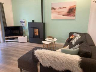 Cette maison fait partie du Domein Duinendaele à Adinkerke (La Panne), en bordure d'une réserve naturelle de dunes de 340 hectares. Situé à une courte distance de cette mer, des bois et de Plopsaland.<br /><br />La maison a été entièrement rénovée en 2019 et dispose de 3 chambres, d'une cuisine équipée, d'une salle de bains moderne, d'un jardin orienté au sud avec terrasse couverte et sauna. En outre, il dispose également de la climatisation, d'un poêle à granulés, de 14 panneaux solaires et la maison est entièrement meublée.<br /><br />Le Domein Duinendaele propose de nombreuses activités sportives et de détente pour petits et grands : piscine extérieure chauffée, 2 courts de tennis, terrain de sport... C'est le point de départ idéal pour explorer la côte ouest, mais aussi Furnes, la Flandre française et le Cap Gris Nez. <br /><br />Cette maison prête à emménager est idéale comme résidence secondaire ou comme maison de vacances rentable.<br /><br /><br />Rénovation 2018<br />Air conditionné<br />Panneaux solaires<br />Ventilation C<br />150 m2<br />Sauna<br />800 euros syndic<br />240 k, y compris les meubles<br /><br />Registre des mesures: non