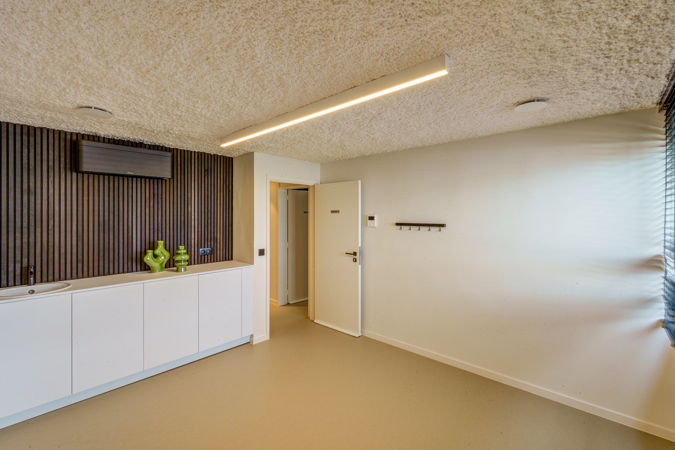 Centraal gelegen instapklare praktijkruimte of bureau - foto 5