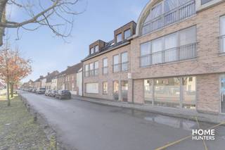 Wilt u Stijlvol en luxueus wonen in het hart van Zwijnaarde? Dan is dit de ultieme kans.In Residentie Molenzicht bevindt zich dit volledig vernieuwde...