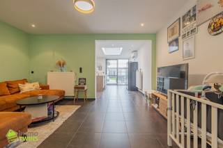 Instapklare, recent gerenoveerde woning met zonnige tuin, 3 slaapkamers en zonnepanelen Deze nette en smaakvol ingerichte gezinswoning verwelkomt je...