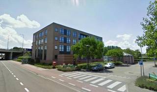 Kantoren te huur in een aangenaam bedrijvenparkje vlakbij de E19. Hotel aanwezig op de site!