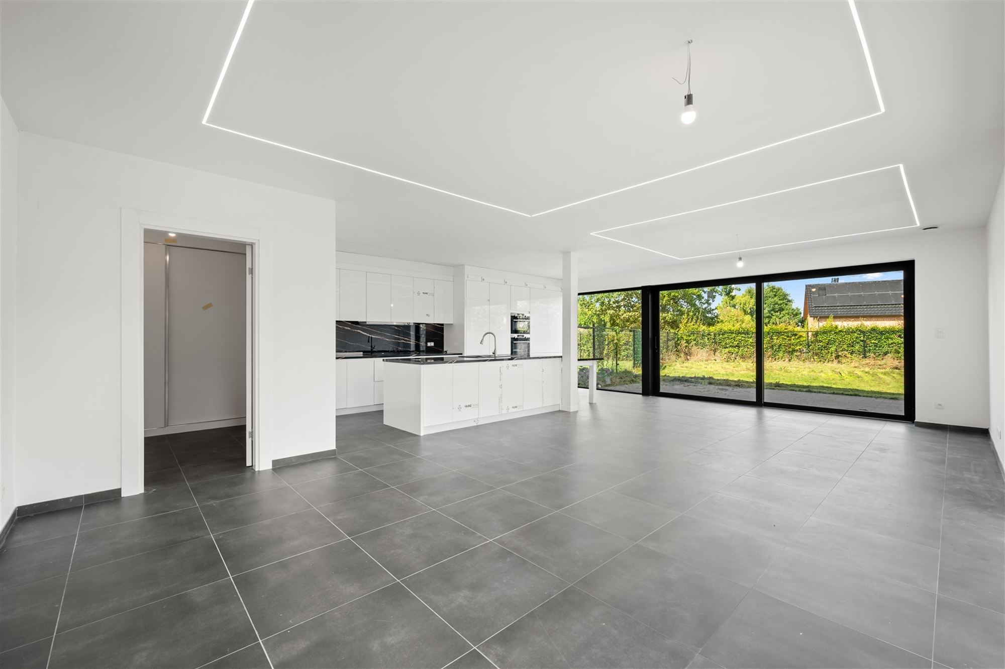 Bâtiment neuf à haute efficacité énergétique avec 5 chambres, garage et jardin - photo 3