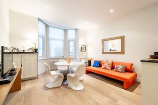 Idéalement situé à quelques pas de la place Albert et de la digue, cet appartement charmant se trouve dans une résidence de caractère. Grâce à...