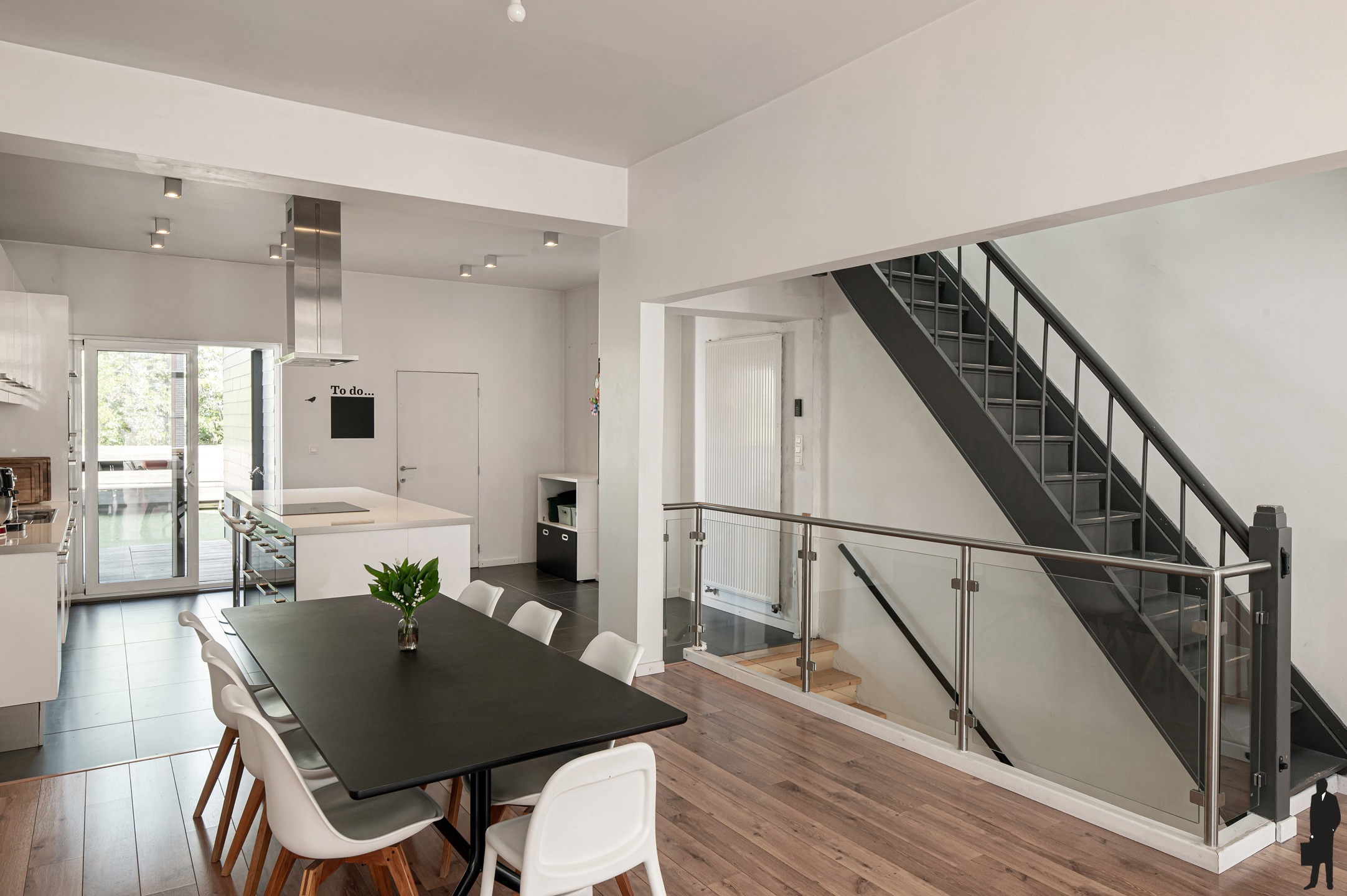Ruime bel-étagewoning met 3 staanplaatsen en terras - foto 4