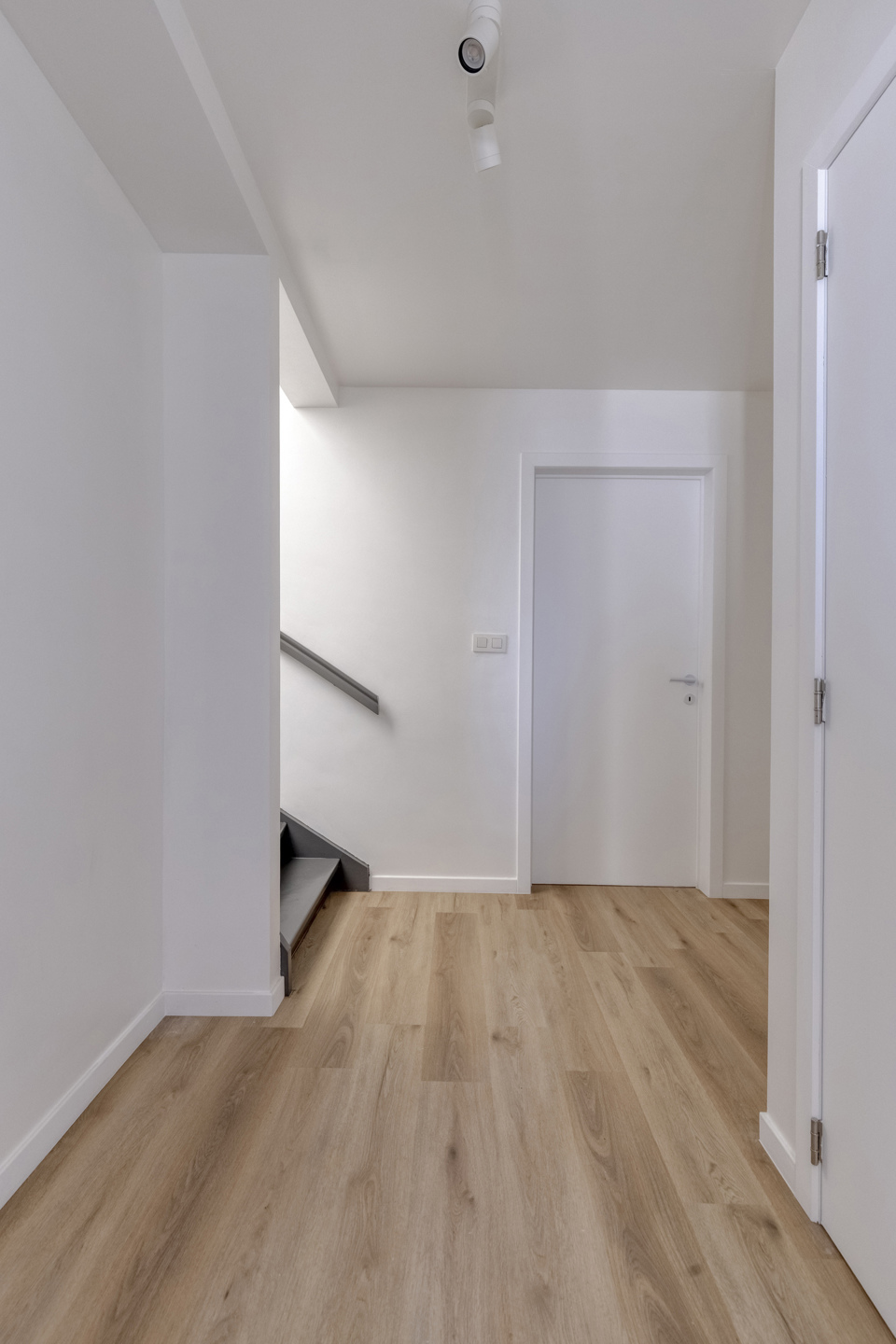 Zeer ruim appartement met 3 slaapkamers, 2 badkamers en tuin - foto 3