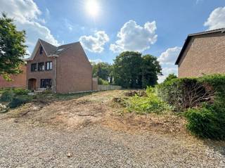 Ontdek de perfecte bouwgrond voor jouw droomhuis.Centraal, maar toch rustig gelegen nabij alle benodigde voorzieningen!Een ideale ligging voor een...